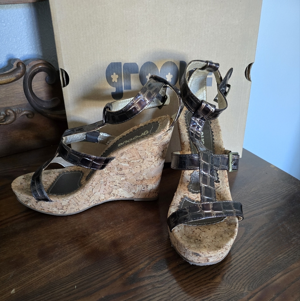 Brown, strappy wedge